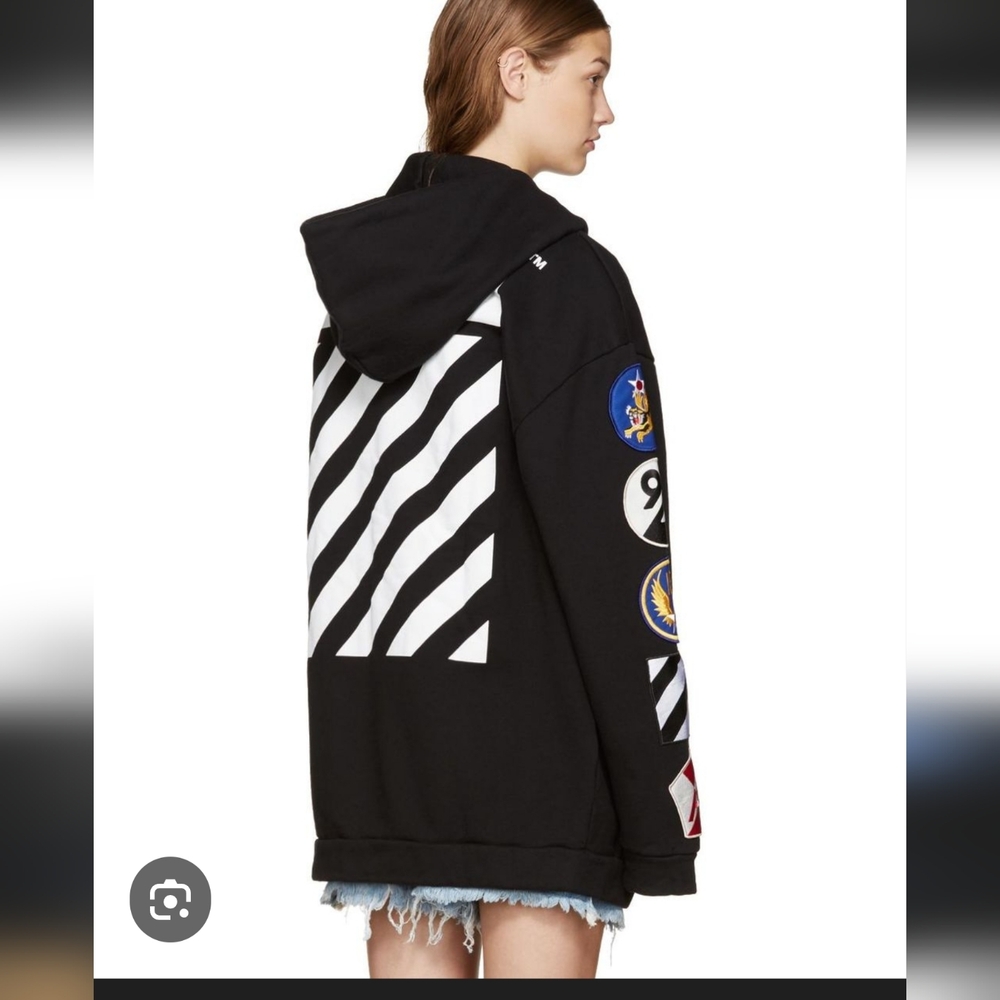 OFF-WHITE HOODIE SIZE L Decorative embroidered patches down both sleeves. - Picture 3 of 16